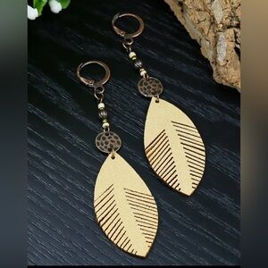 It is Well Boutique; Boho Retro Feather Drop Earrings; NWT